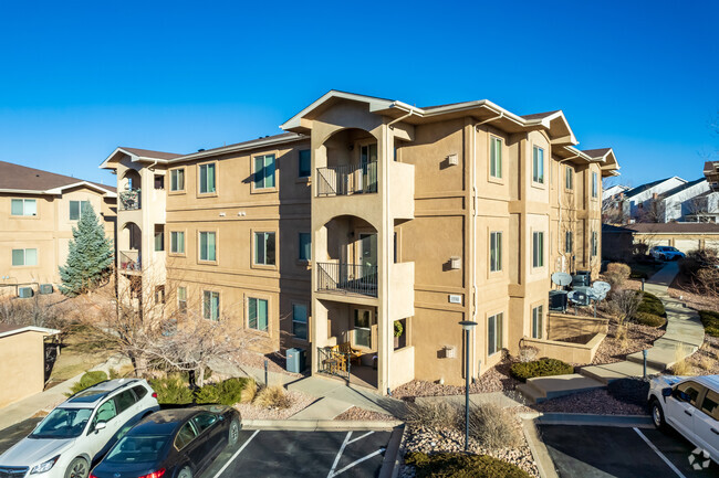 Building Photo - Villas at Bear Creek