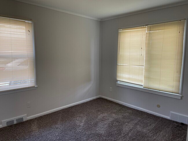 Foto del edificio - 10730 Troy St