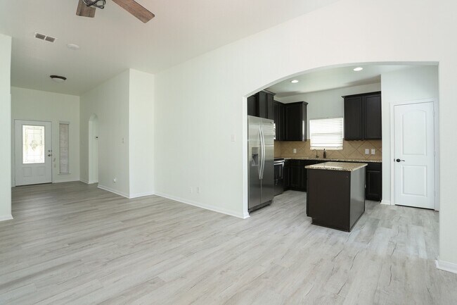 Building Photo - New Braunfels Home In Magnolia Springs