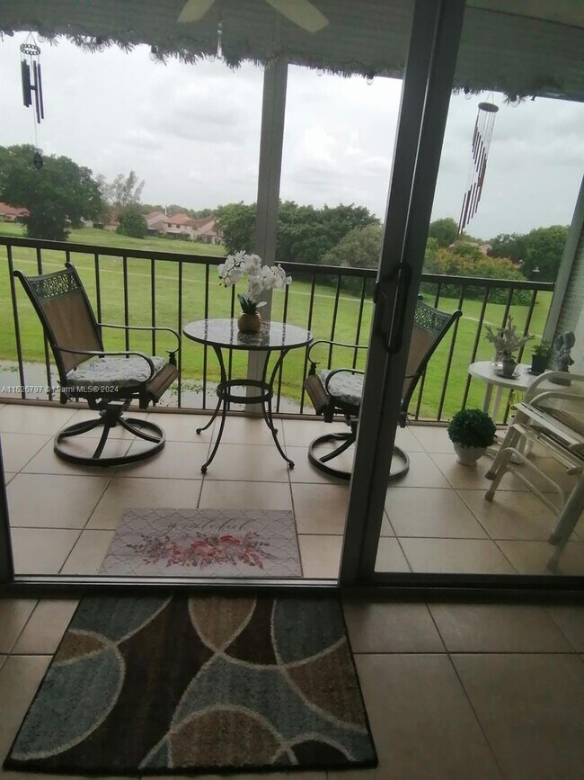 Foto del edificio - 3671 Environ Blvd