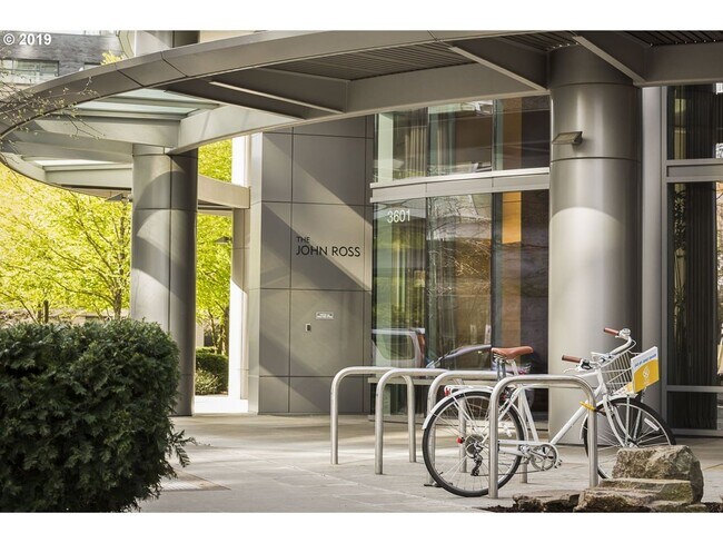 Building Photo - Gorgeous 1 Bed Condo on SW Waterfront at the John Ross