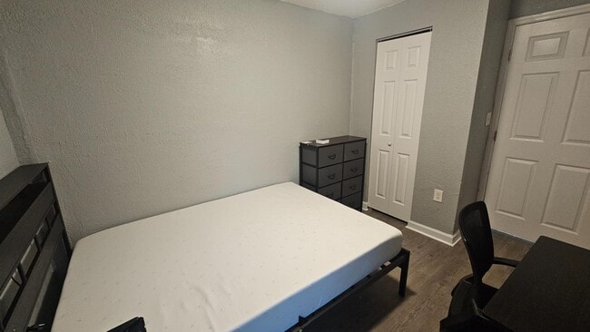 Foto del edificio - 1902 McMillan St