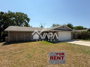 Building Photo - 7242 Glen Hill Dr