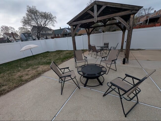 Building Photo - 2903 Topaz Rd