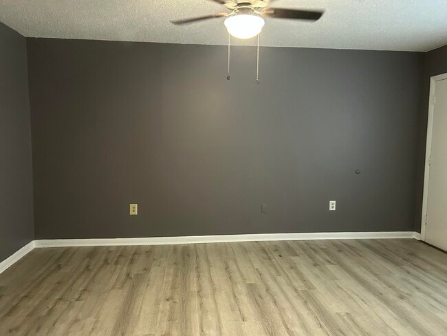 Building Photo - 251 Rast St