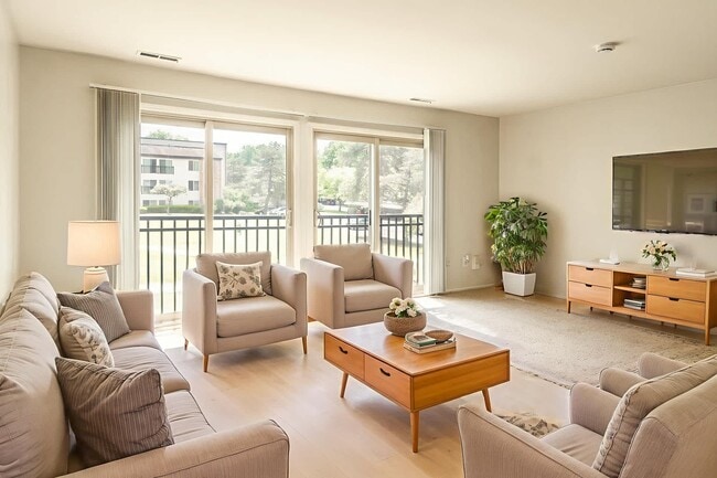 Interior Photo - Glencoe Hills