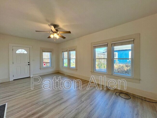 Foto del edificio - 90 Fairfax Ave