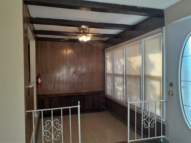 Building Photo - 108 Spring Valley Ave