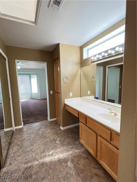 Building Photo - 9945 Bundella Dr