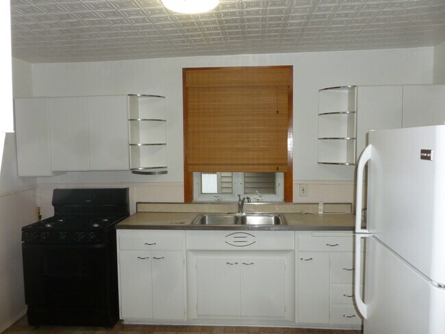 Foto del edificio - 16 Riverside Pl