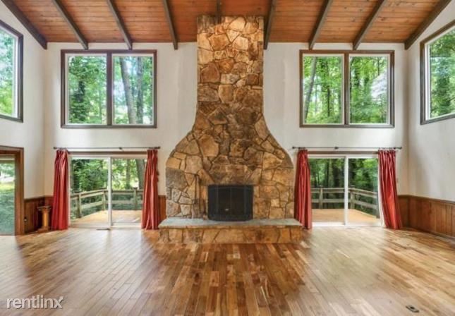 Foto del edificio - 4 br, 3 bath House - 1012 Lake Charles Drive