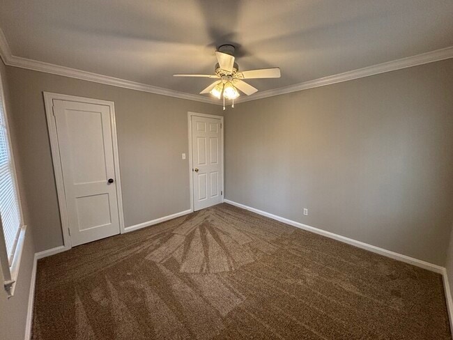 Foto del edificio - 718 Trout St