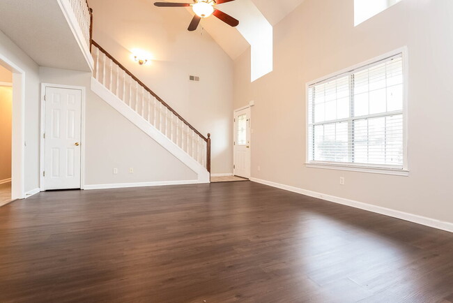 Building Photo - 1209 Pendulum Dr