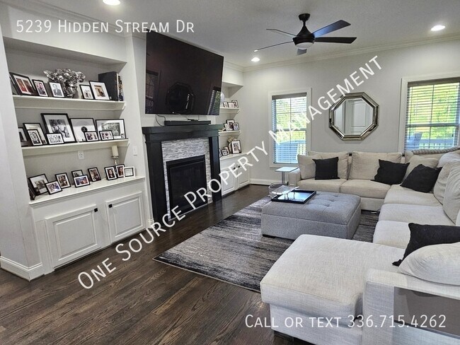 Foto del edificio - 5239 Hidden Stream Dr