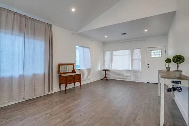 Foto del edificio - 356 W 15th St