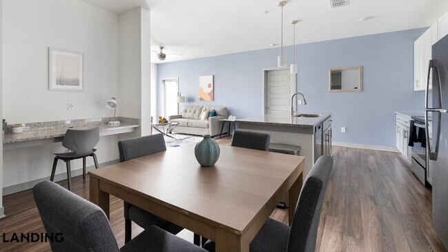 Foto del edificio - 100 Wildwood Ct