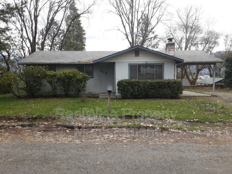Primary Photo - 315 NW Fry St
