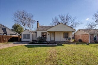 Building Photo - 4525 Almena Rd