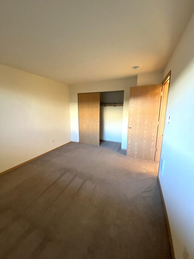 Foto del edificio - 2731 60 Ave SW - 1 bedroom