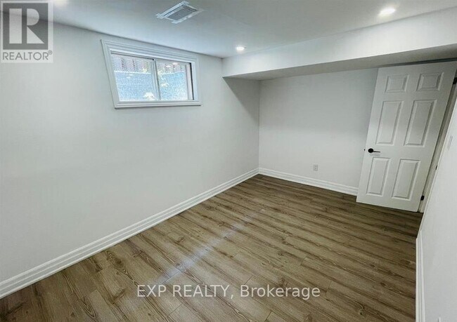 Photo du bâtiment - 208 Willowbrook Rd