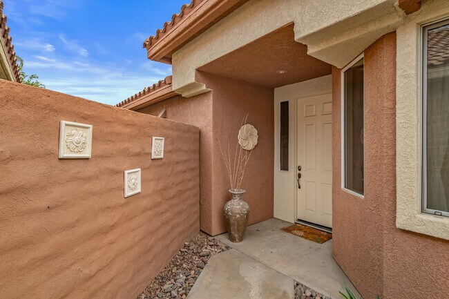 Foto del edificio - 76886 Danith Pl