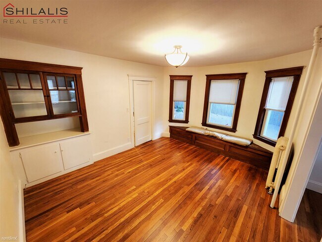 Building Photo - 2 br, 1 bath Duplex - 116 Appleton St 1