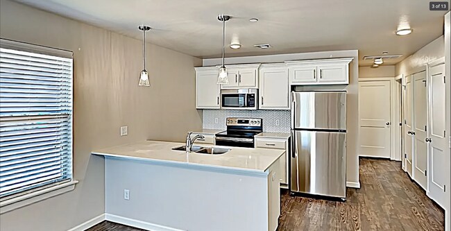 Photo - 405 Summit Ridge Dr House