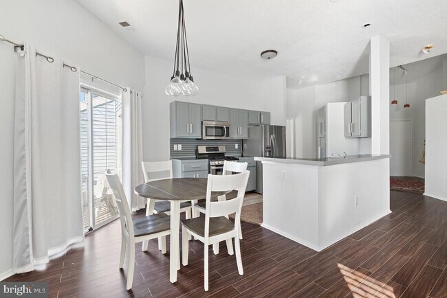 Foto del edificio - 5033 Beech Ct