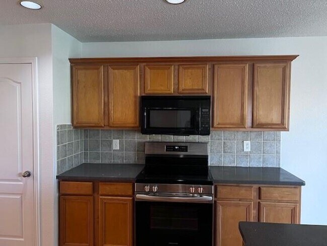 Foto del edificio - Move in ready Arlington Home
