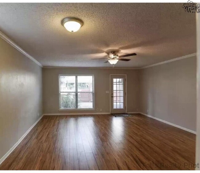 Building Photo - 3008 Barrywood Dr