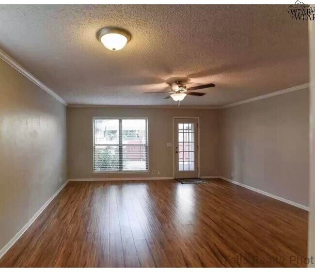 Foto del edificio - 3008 Barrywood Dr