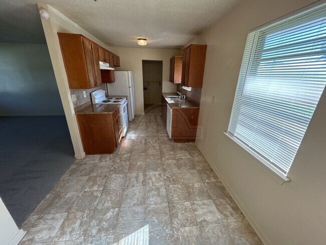 Foto del edificio - 6702 Wagon Wheel Dr