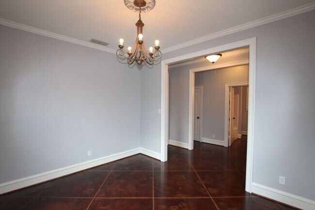 Building Photo - 1051 S Donnybrook Ave