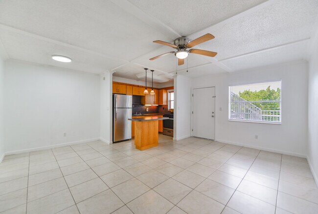 Building Photo - 7101 SW 89th Ct