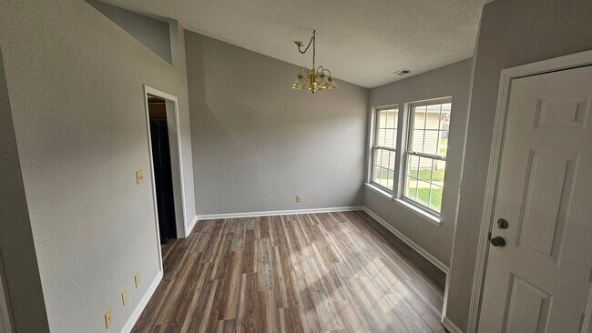 Building Photo - 16 Tuscany Ct