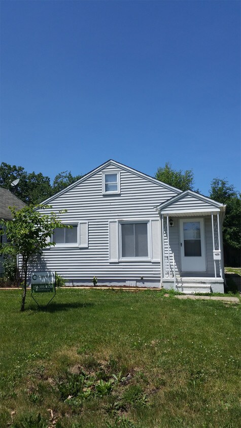Primary Photo - 18912 Parkmount Ave