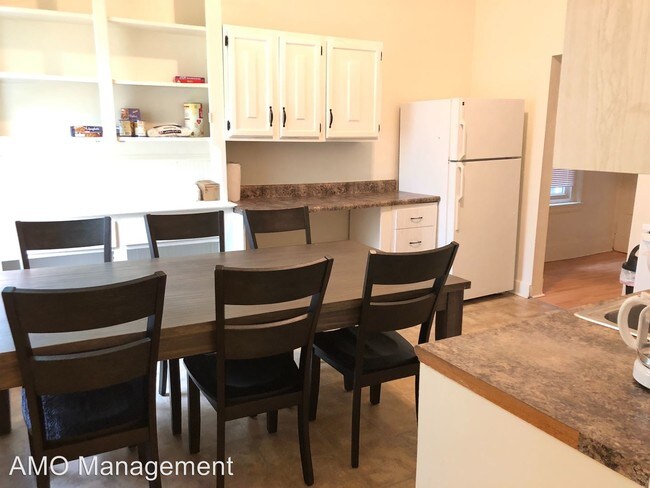 Building Photo - 6 br, 2 bath Apartment - 332 Ophelia Street