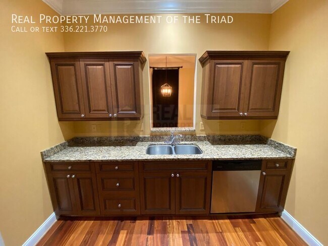 Building Photo - *AVAILABLE SOON* Posh Downtown Greensboro ...