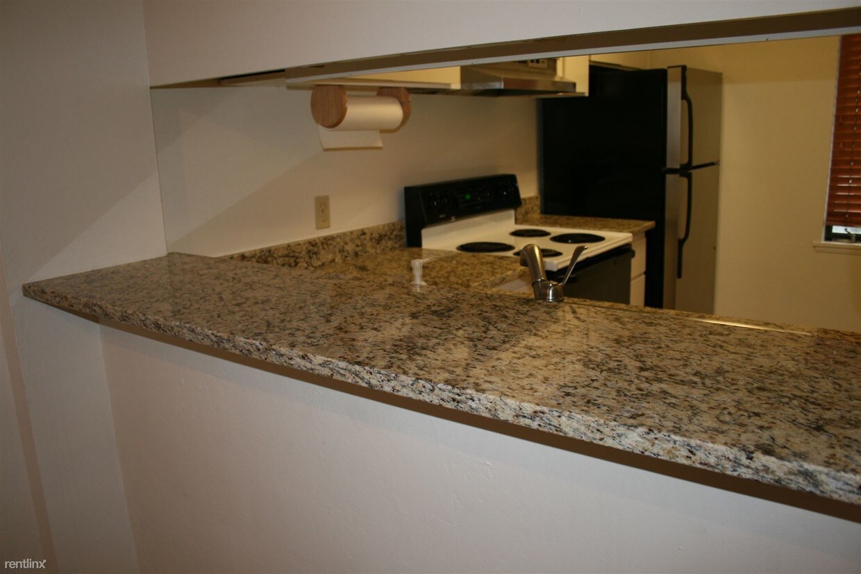 Building Photo - 3007 Kaiser Dr
