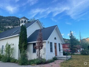 Building Photo - 695 Animas View Dr