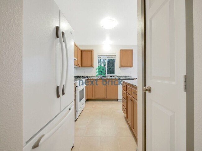 Foto del edificio - 3 BED & 2 BATH SINGLE FAMILY HOUSE FOR RENT