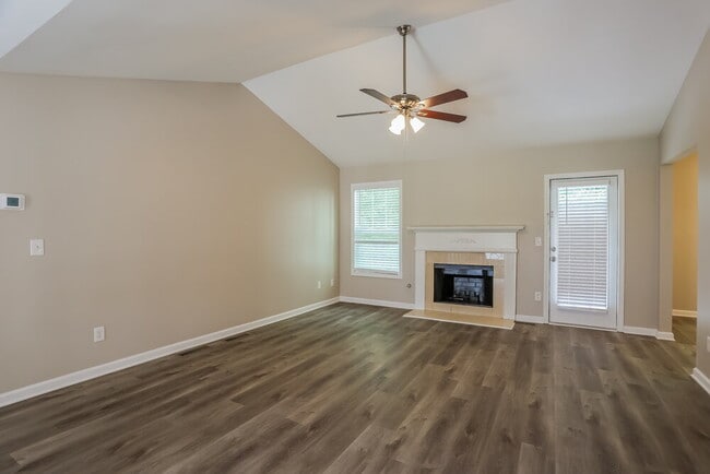 Building Photo - 4800 Mentmore Terrace
