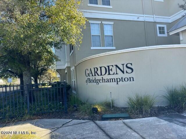 Primary Photo - 8290 Gate Pkwy W