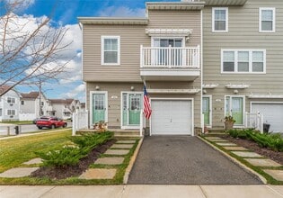 Building Photo - 1-40 Compass Pl