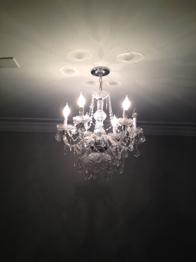 chandelier in master bedroom - 730 15th St SE