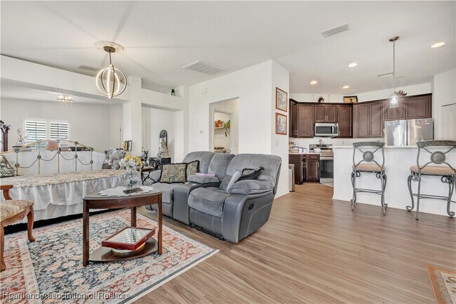 Foto del edificio - 5320 Pebble Beach Dr