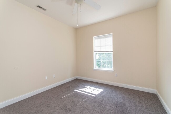 Foto del edificio - 1845 N 18th St