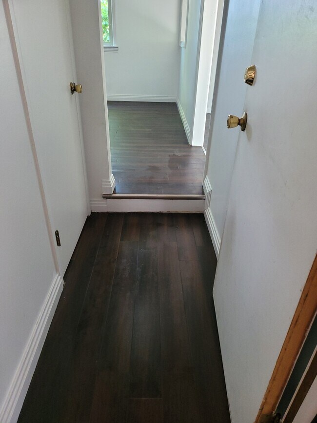 Foto del edificio - 2707 Lake Charnwood Dr