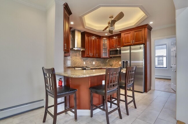 Building Photo - 915 Central Ave