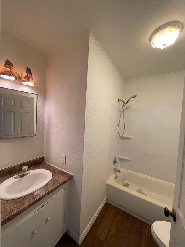 Building Photo - Rock 2 Bedroom home for Rent